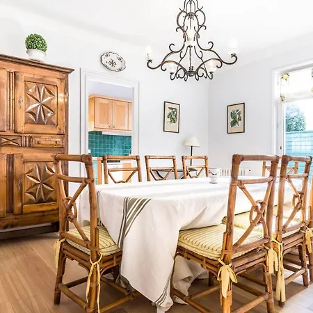 Hotel Saint-jean De Luz, Centre, Maison 8 Couchages - Classee 3* Saint-Jean-de-Luz